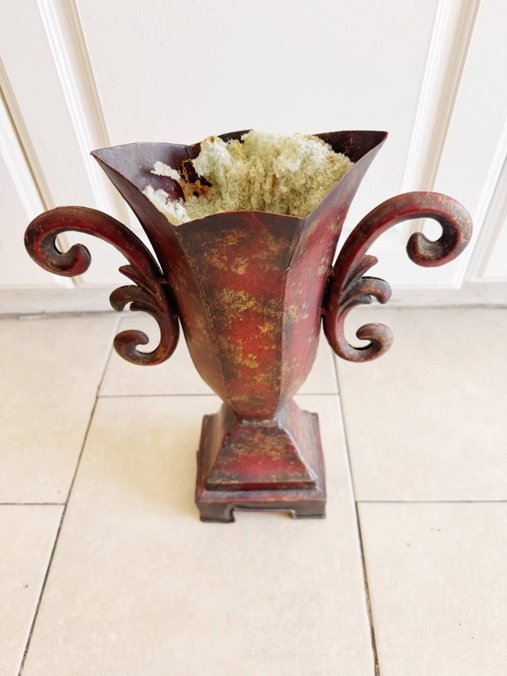 14" Decorative Red Gold Metal Urn Vase Floral Container Table Centerpiece